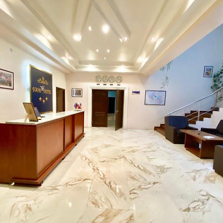 Vayk Hotel ภายนอก รูปภาพ