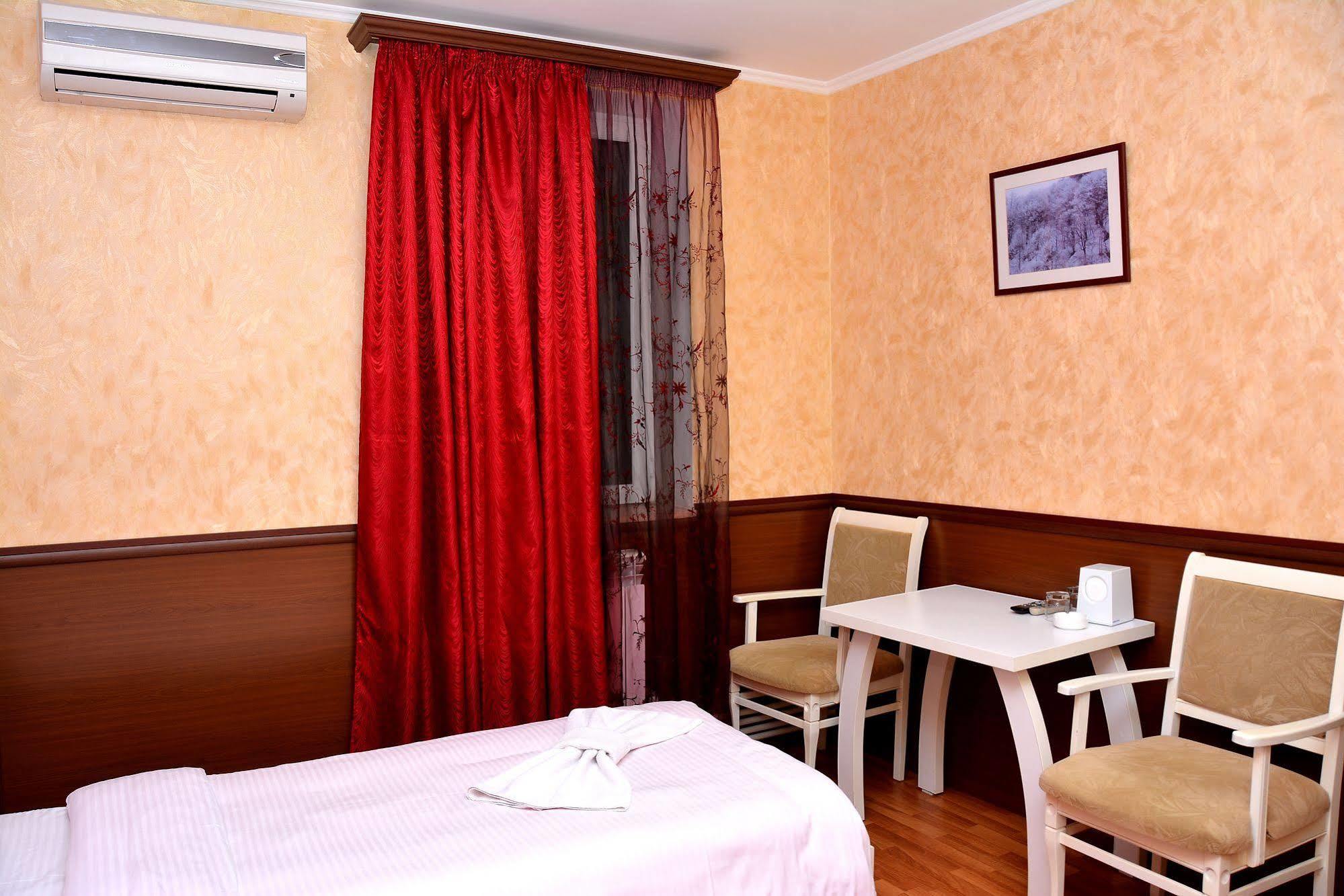 Vayk Hotel ภายนอก รูปภาพ